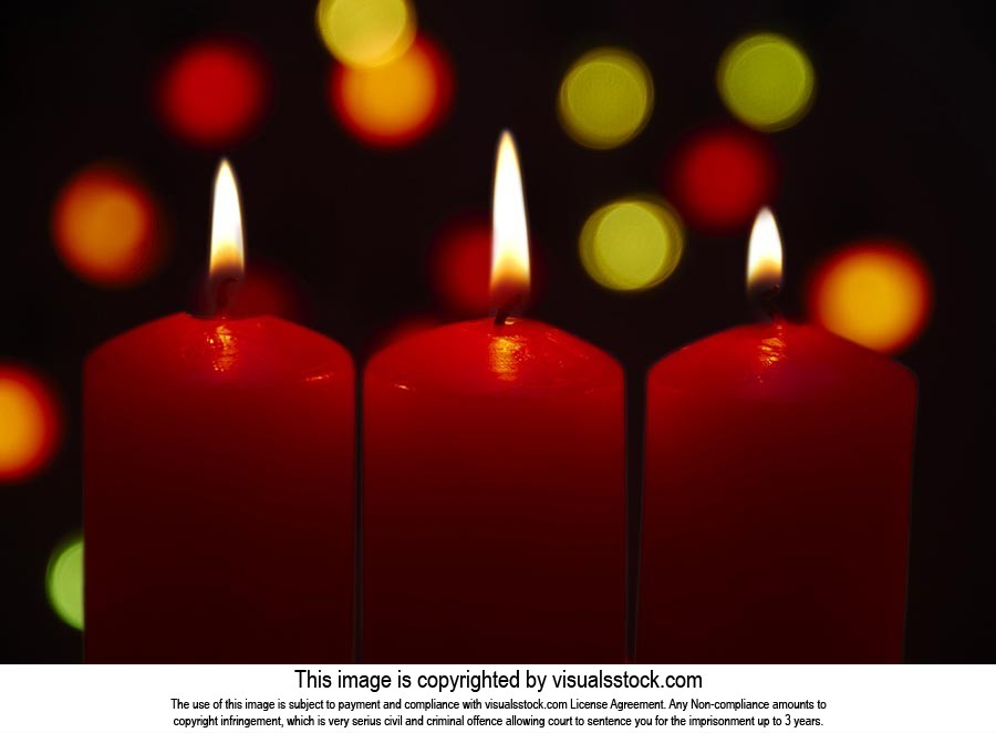 Arranging ; Black background ; Burning ; Candlelig