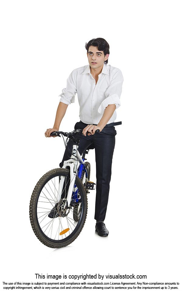 1 Person Only ; 25-30 Years ; Adult Man ; Bicycle 