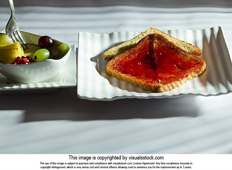 Arranging ; Bowl ; Bread ; Breakfast ; Close-Up ; 