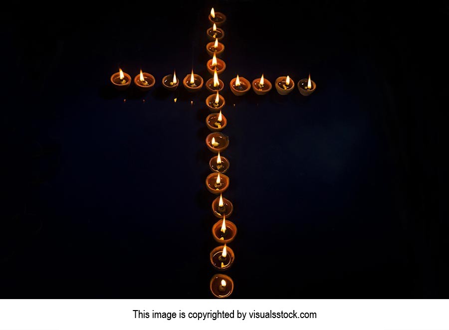 Abundance ; Arranging ; Arts ; Black background ; 