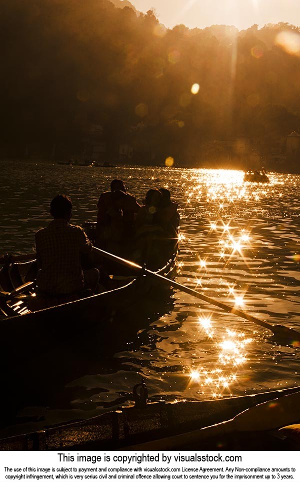 Beauty In Nature ; Boat ; Boating ; Color Image ; 