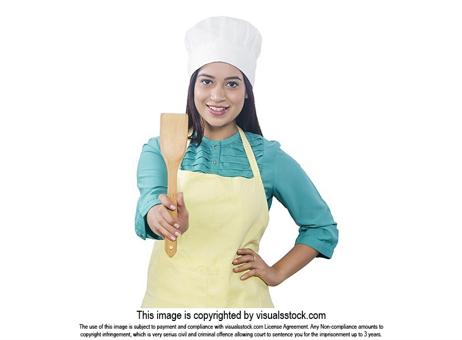 1 Person Only ; 25-30 Years ; Adult Woman ; Apron 