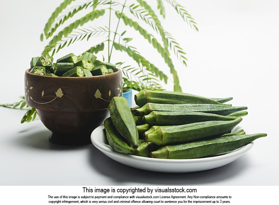 Abundance ; Arranging ; Bowl ; Chopping ; Close-Up