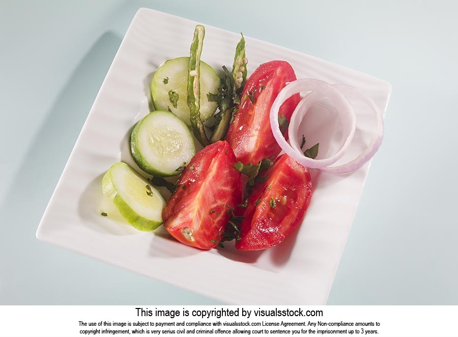 Arranging ; Close-Up ; Color Image ; Cucumber ; Cu