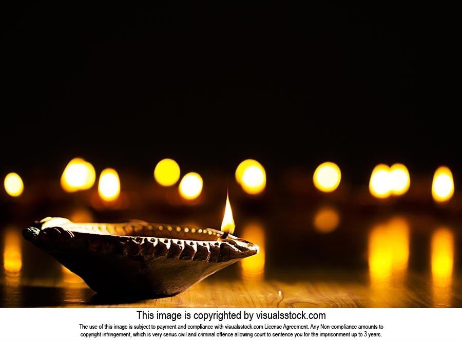 Black background ; Burning ; Celebrations ; Close-