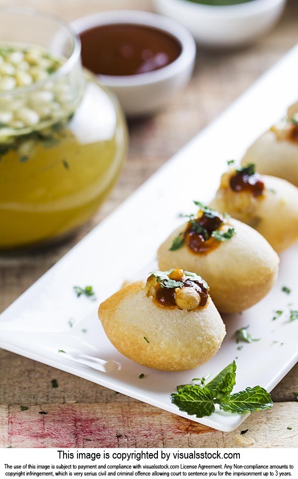 Arranging ; Bowl ; Chaat ; Chutney ; Close-up ; Co