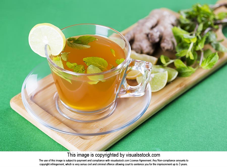 Beverage ; Close-up ; Color Image ; Colored Backgr
