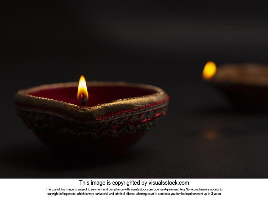 Black background ; Burning ; Celebrations ; Close-