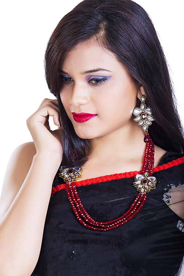 Indian Beautiful Lady Model Wearing sari With Jewellery traditional dress