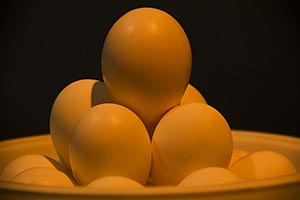 Abundance ; Arranging ; Black background ; Bowl ; 