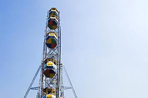 Absence ; Amusement Park ; Blue Sky ; Color Image 