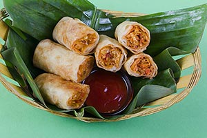 Arranging ; Banana Leaf ; Basket ; Bowl ; Chinese 