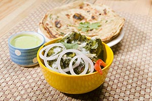 Arranging ; Bowl ; Bread ; Chapatti ; Chutney ; Cl