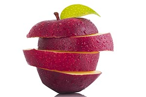 Apple ; Balance ; Close-Up ; Color Image ; Cutting